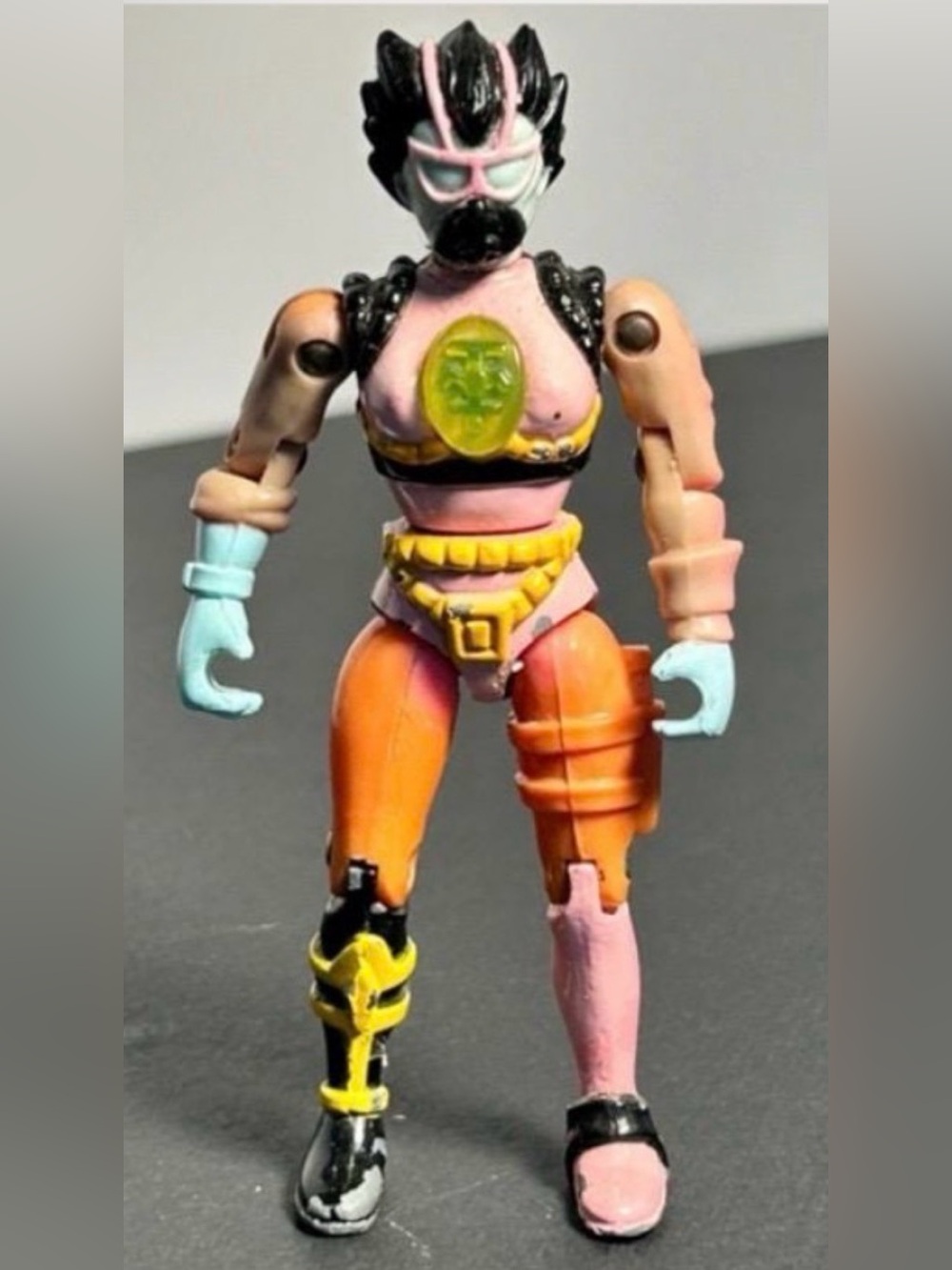 Vintage 1986 LJN Bionic Six Madame-O Die-Cast Action Figure